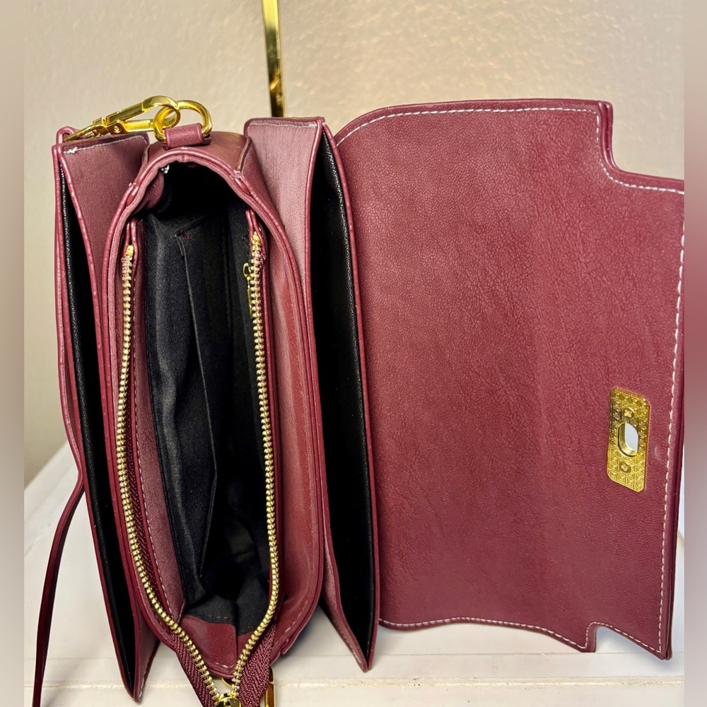 New Burgundy Suede Leather Crossbody/Shoulder Bag w/ Detachable Strap - Picture 4 of 7